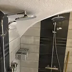 Au Hangar فندق مبيت وإفطار 3*